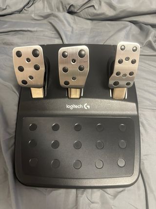 Volante Logitech G920 con Pedales
