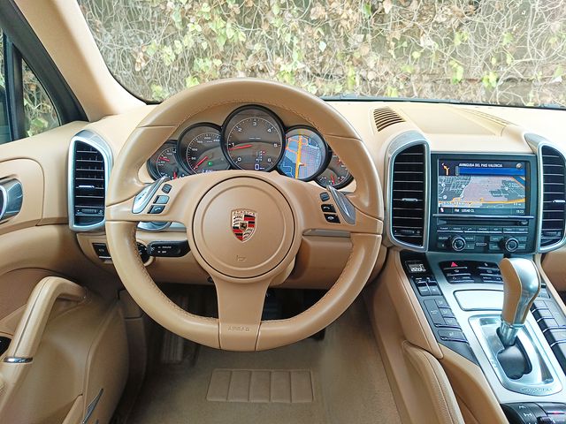 PORSCHE CAYENNE 3.0 V6 245CV DE REESTRENO !!!