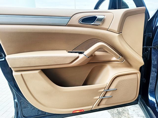 PORSCHE CAYENNE 3.0 V6 245CV DE REESTRENO !!!