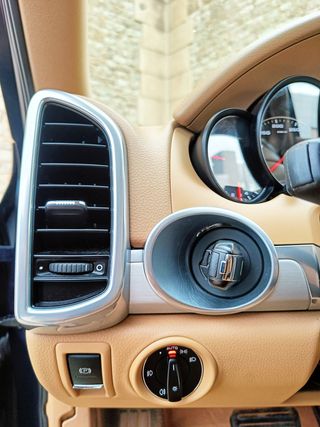 PORSCHE CAYENNE 3.0 V6 245CV DE REESTRENO !!!