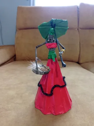 Muñecos étnicos artesanales de papel