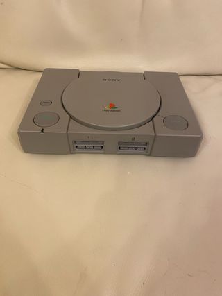 Consolas PlayStation 1 y 2 en caja
