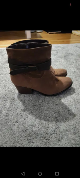 Botín Camel Talla 38 con Hebilla