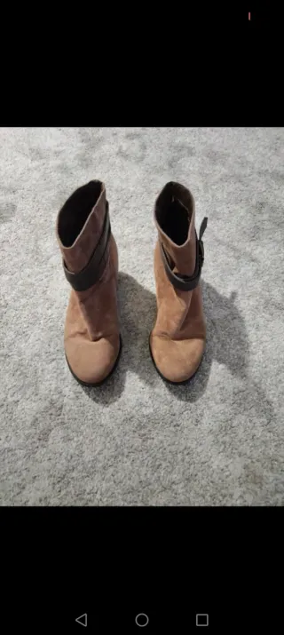 Botín Camel Talla 38 con Hebilla