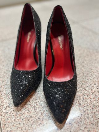 Tacones de fiesta brillantes de Holanda