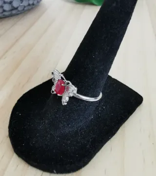 Anillo Mariposa con Rubí Natural, tamaño Ajustable