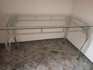 Juego de mesa rectangular y seis sillas de forja