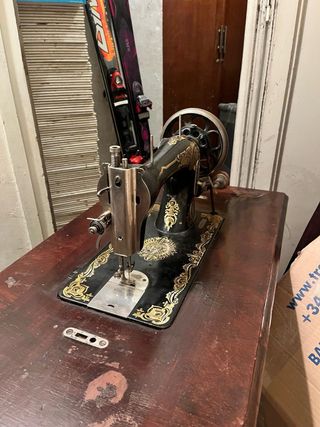 Máquina de coser Singer Wertheim antigua