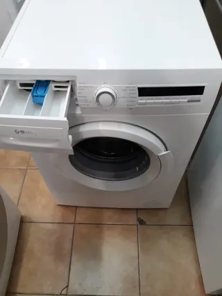 Lavadora Blanca Marca Balay 6kg 1000rpm calases A+