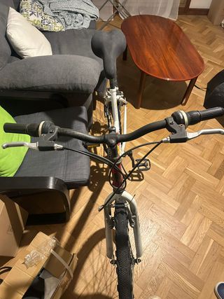 Bicicleta TOPBIKE blanca y roja