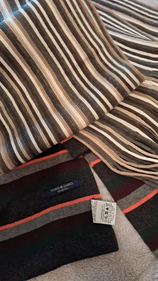 2 bufandas de rayas.