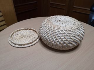Cesta redonda de mimbre con tapa