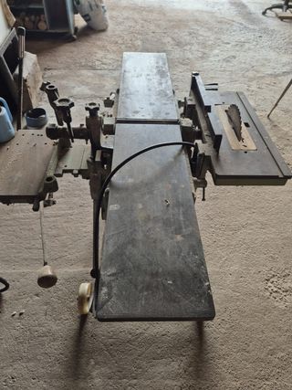 Sierra de mesa y cepilladora