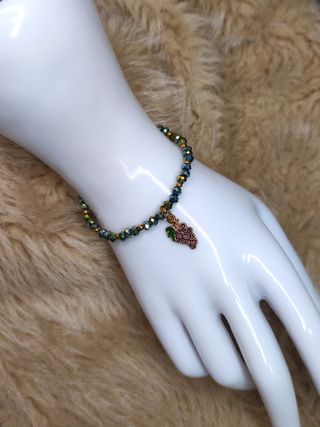 Pulsera elástica con cuentas irisadas dije de uvas