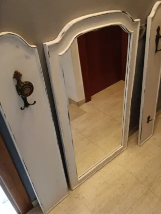 Espejo Vintage con Percheros