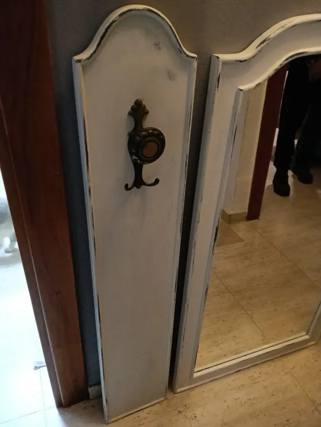 Espejo Vintage con Percheros