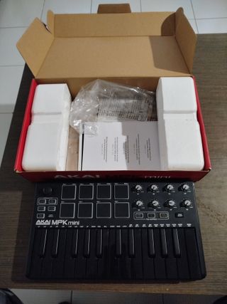 Akai MPK Mini Teclado Controlador midi