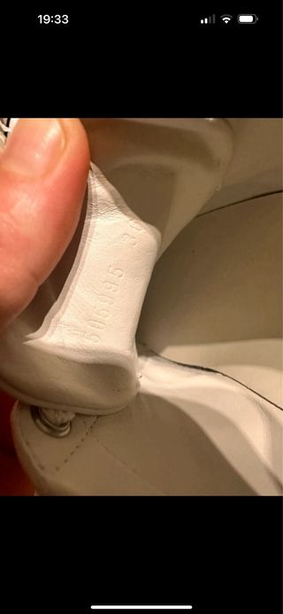 Zapatillas Gucci Blancas con Detalles Dorados