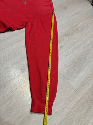 Jersey Lacoste cuello pico rojo