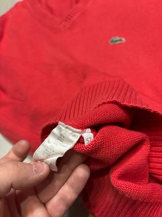 Jersey Lacoste cuello pico rojo