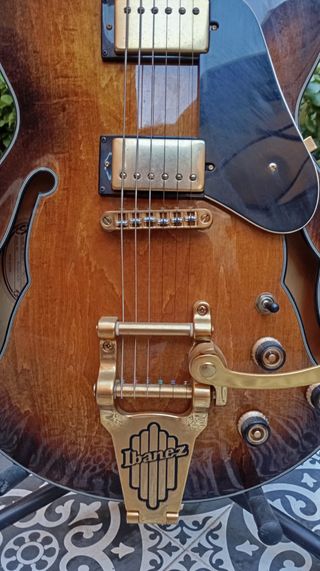 Guitarra Eléctrica Ibanez AGS73T Artcore