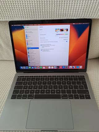 MacBook Pro 13 con caja y cargador
