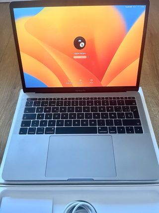 MacBook Pro 13 con caja y cargador