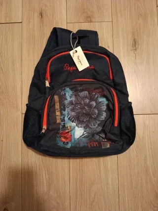 Pepe Jeans mochila Negra y Roja