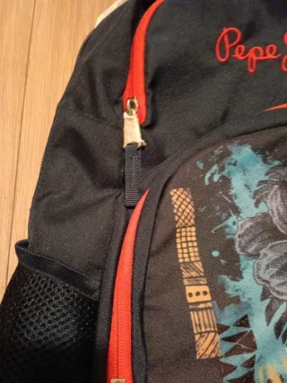 Pepe Jeans mochila Negra y Roja