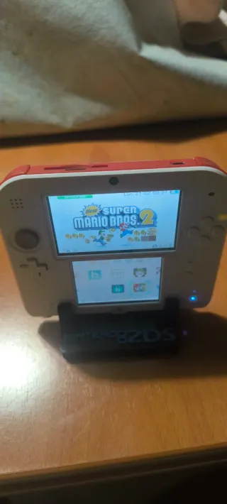 Nintendo 2DS + giochi + custodia
