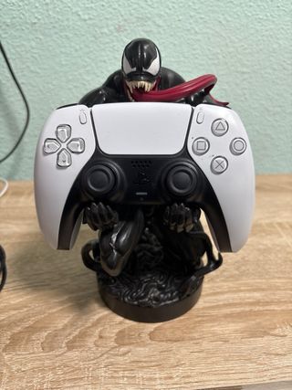 Figura Venom Soporte Mandos