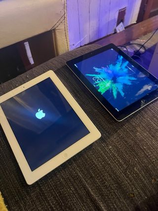 2 iPads Apple 16 GB