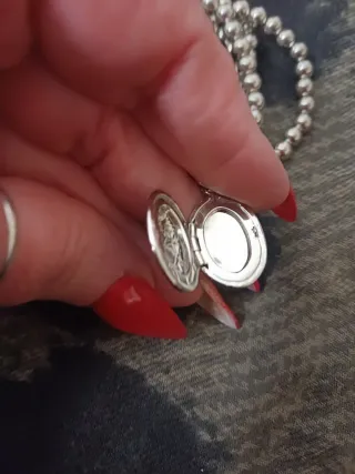 Bracciale con perle e ciondoli