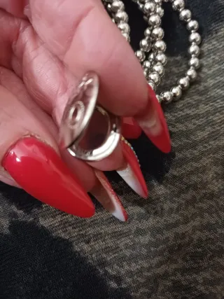 Bracciale con perle e ciondoli