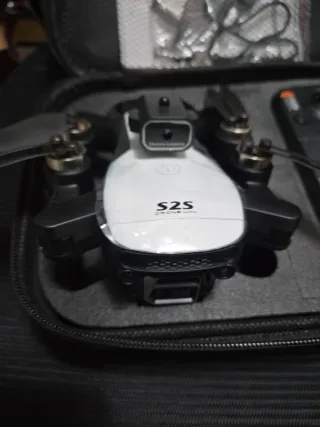 Dron S-Series Blanco y Gris