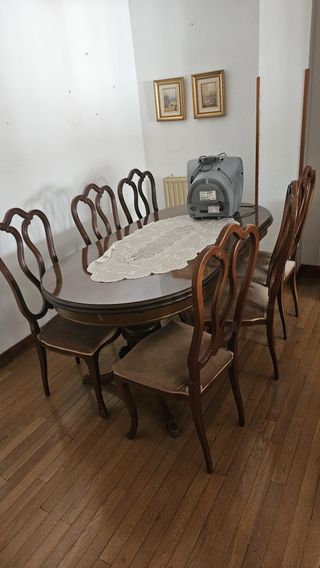 Mesa de comedor ovalada con 6 sillas