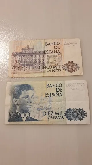 Billetes antiguos de 5000 y 10000 pesetas