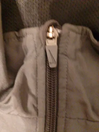 Chaqueta Nike Vintage Negra y Dorada