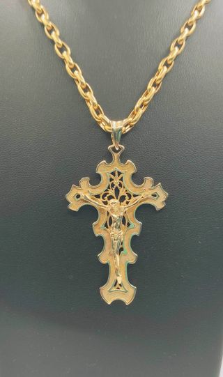 COLGANTE CRUZ CON CRISTO ORO 18K