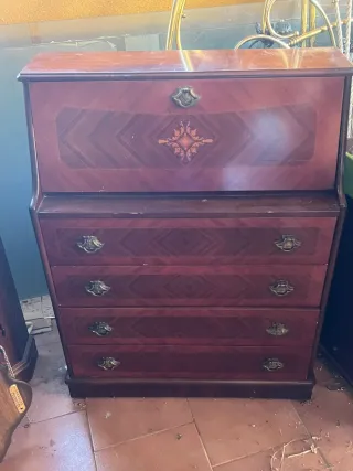 Cajonera de madera con diseño