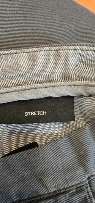 Pantalón Chino Hugo Boss Gris