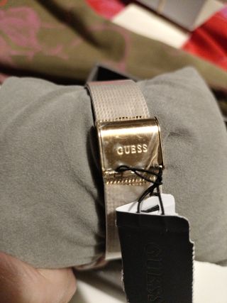Reloj Guess Dorado Mujer Nuevo
