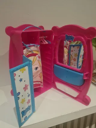 Armario Nancy Rosa Flores Muñeca