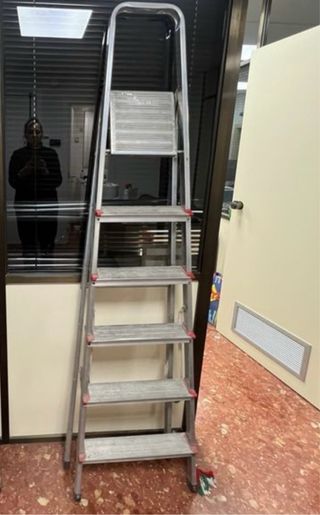 Escalera Titán 6 peldaños 190cm