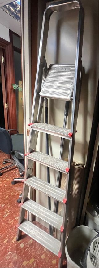 Escalera Titán 6 peldaños 190cm