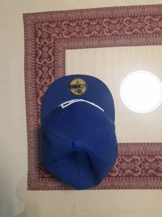 Gorra DC Shoes Plana Azul y Blanca