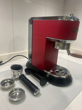 Cafetera Espresso DeLonghi Roja
