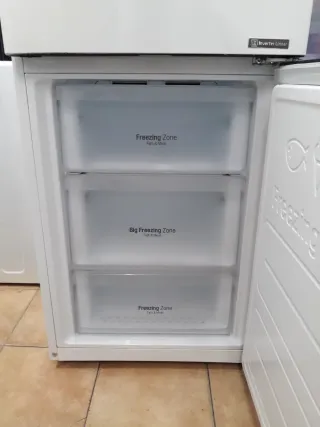 Nevera marca LG altura 1:90 cm ancho 60cm class