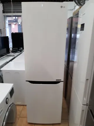 Nevera marca LG altura 1:90 cm ancho 60cm class
