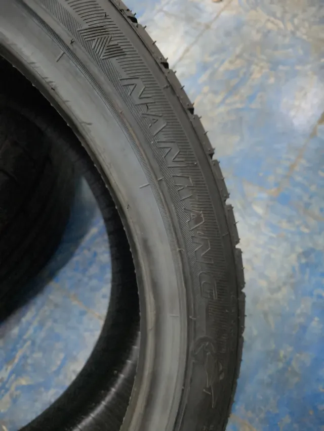 225/45ZR18 95W XL Nankang